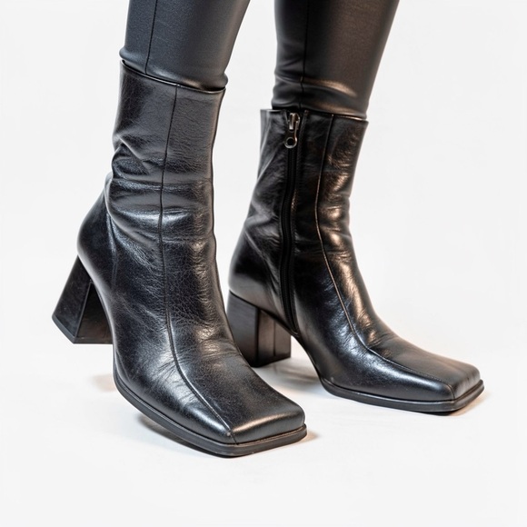 L'INTERVALLE Shoes - L’ INTERVALLE BLACK SQUARE TOE BLOCK HEEL BOOTS WOMAN MADE IN SPAIN SIZE 39